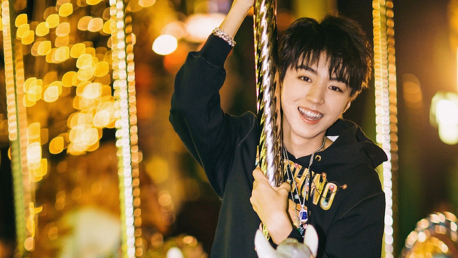 开云下载-传奇英雄的“幕后故事”：他们的成长历程细节揭秘，传奇英雄内容介绍